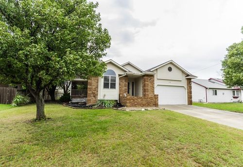 118 S Eastmoor Dr, Salina, KS, 67401-0802 | Card Image