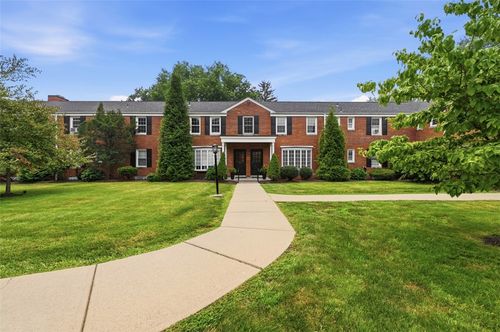39-838 Thorn St, Sewickley, PA, 15143-1838 | Card Image