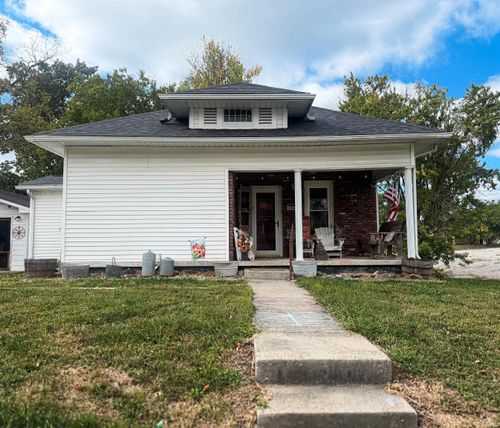 1060 S First Street, Dugger, IN, 47848 | Card Image