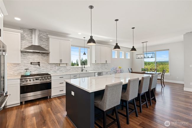 Beautiful stainless appliances | Image 7
