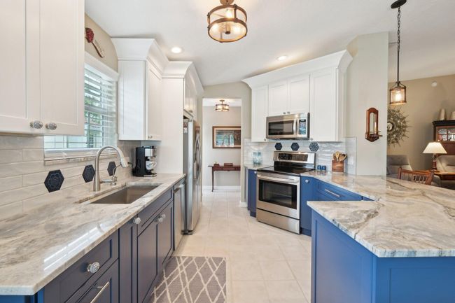 8136 Se Peppercorn Ct, House other with 3 bedrooms, 2 bathrooms and null parking in Hobe Sound FL | Image 6