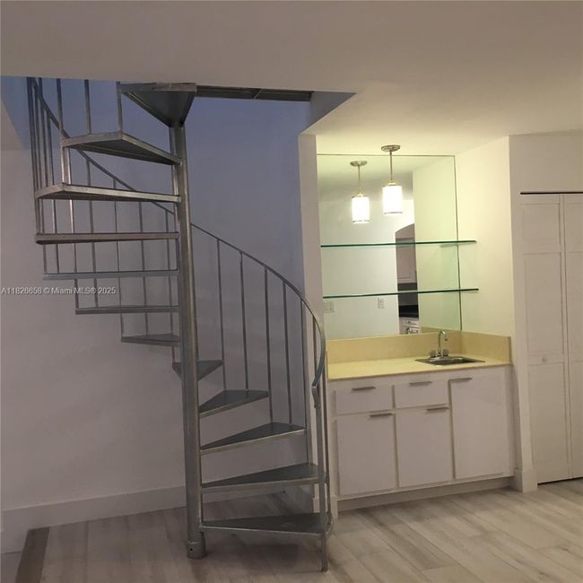APT-8 - 2180 Brickell Ave, Townhouse with 2 bedrooms, 2 bathrooms and null parking in Miami FL | Image 5