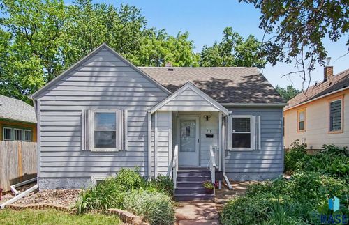 710 N Terrace Pl Place, Sioux Falls, SD, 57104 | Card Image