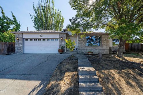 2954 Farmington Ave, Medford, OR, 97504-4416 | Card Image