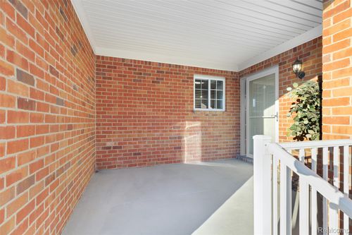 27-13407 Shire Ln, Southgate, MI, 48195-3179 | Card Image