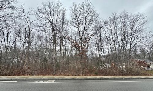 36 Lake Pkwy, Webster, MA, 01570-2094 | Card Image