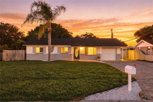 9727 Groveland St, SEMINOLE, FL, 33772-2946 | Card Image