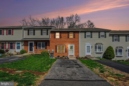 3905 Lynn Ave, READING, PA, 19606-2879 | Card Image