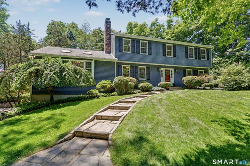 57 Fawn Meadow Dr, Trumbull, CT, 06611-1645 | Card Image