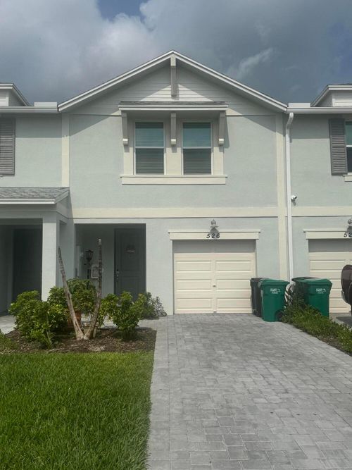 526 Salisbury Cir, Fort Pierce, FL, 34982-3970 | Card Image