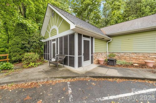 364 Weaverville Rd, Asheville, NC, 28804-1229 | Card Image