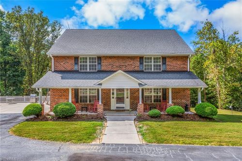 1085 Mystic Ln, King, NC, 27021-7429 | Card Image