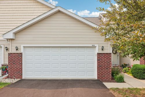 832 Ashley Ave, Port Washington, WI, 53074-9684 | Card Image