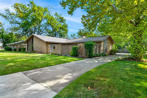 414 Willow Way, Gainesville, TX, 76240-4509 | Card Image
