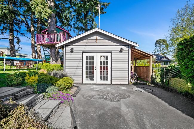 1256 Lee Street, House other with 6 bedrooms, 3 bathrooms and 2 parking in White Rock BC | Image 4