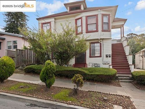 1655 E 32nd St, Oakland, CA, 94602-1048 | Card Image