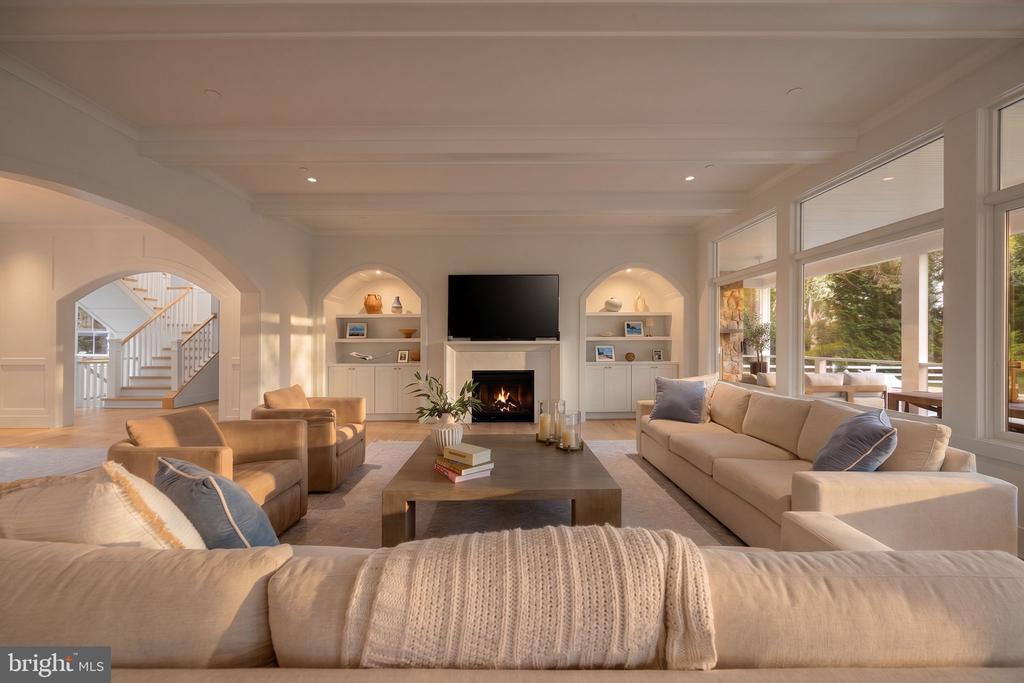 Residential in CROWNSVILLE 4