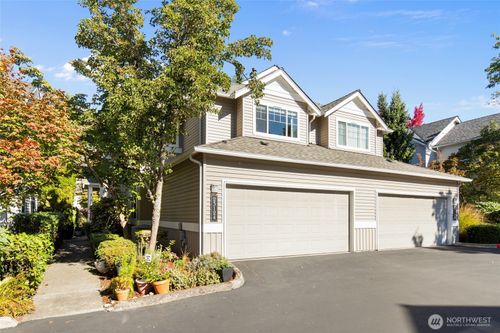 23124 Ne 8th Pl, Sammamish, WA, 98074-3692 | Card Image