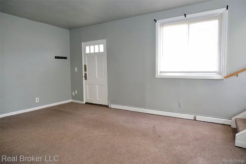 20200 Avalon St, Saint Clair Shores, MI, 48080-3719 | Card Image