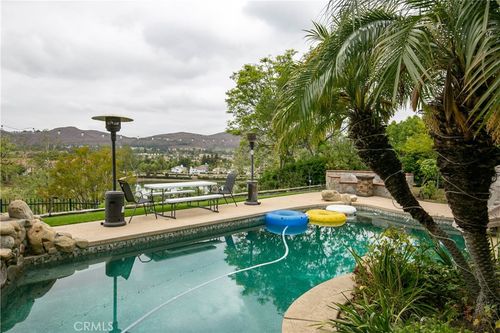 287 Goldenwood Cir, Simi Valley, CA, 93065-6772 | Card Image