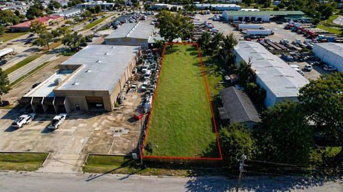 5717 Centralcrest St, Houston, TX, 77092-7003 | Card Image