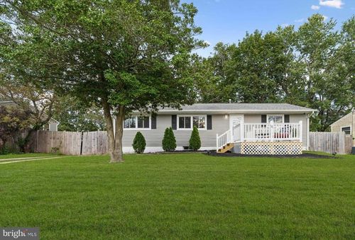 16 Brandies Rd, Toms River, NJ, 08757-5511 | Card Image