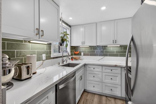 apt-5-5226 Hemlock St, Sacramento, CA, 95841-3060 | Card Image