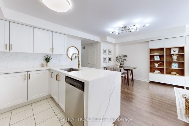 129 - 2 Dunsheath Way, Condo with 2 bedrooms, 2 bathrooms and null parking in Markham ON | Image 13