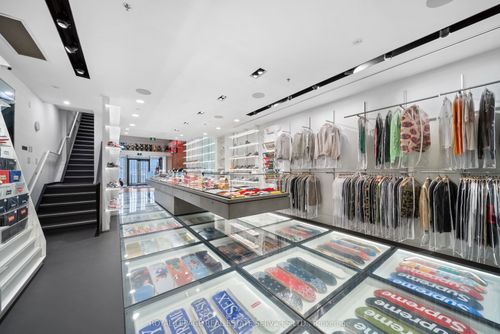 273 Queen St W, Toronto, ON, M5V1Z9 | Card Image