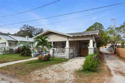 412 E Selma Avenue, House other with 2 bedrooms, 2 bathrooms and null parking in Tampa FL | Image 2