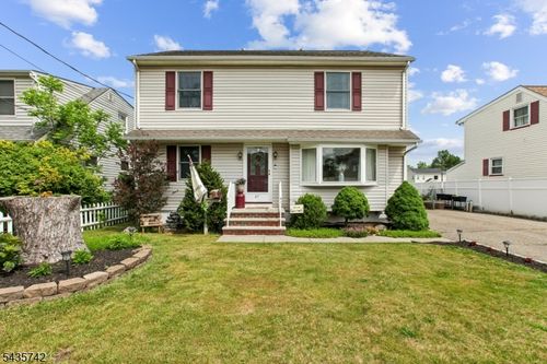 27 W James Pl, Iselin, NJ, 08830-1105 | Card Image
