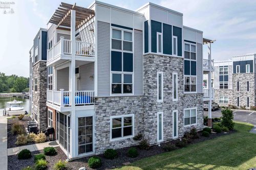 2602 S Waterside Ct, Marblehead, OH, 43440-9117 | Card Image