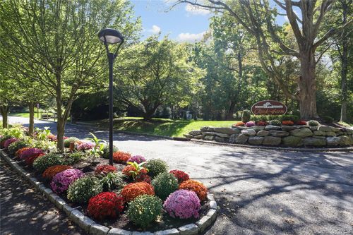 802 Orchard Hill Ln, Brewster, NY, 10509-2672 | Card Image