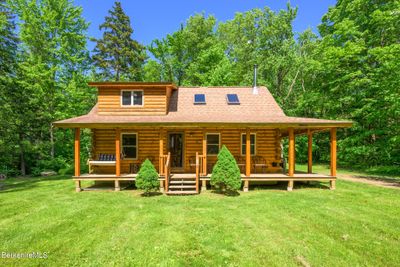 Front View of House and Wrap Around Porch | Image 1