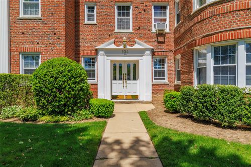apt-1g-104 S Village Ave, Rockville Centre, NY, 11570-5851 | Card Image