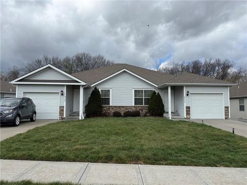 9324 N Robinhood Avenue, Kansas City, MO, 64154 | Card Image