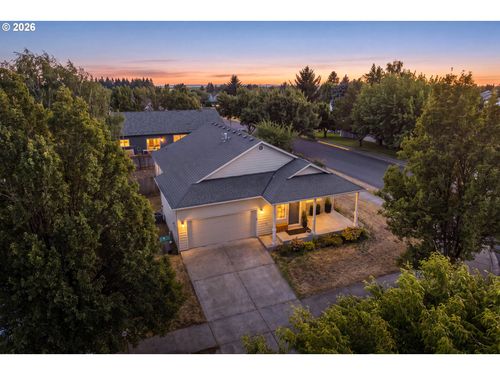 713 Heights Ave, Hood River, OR, 97031-6715 | Card Image