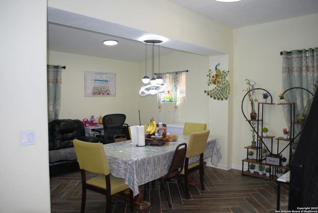 4337 Throne, House other with 4 bedrooms, 4 bathrooms and null parking in Von Ormy TX | Image 12
