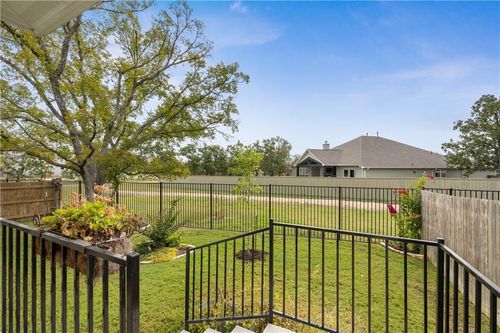 242 Krupp Ave, Liberty Hill, TX, 78642-4492 | Card Image