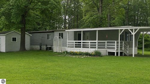 1284 Channel Way, Gladwin, MI, 48624 | Card Image