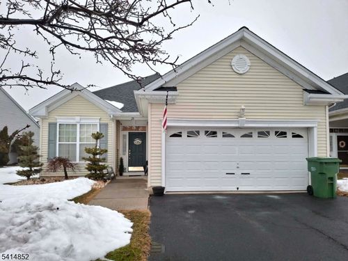 28 Prusakowski Blvd, Parlin, NJ, 08859-3161 | Card Image