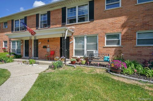 3-2906 W 13 Mile Rd, Royal Oak, MI, 48073-4411 | Card Image