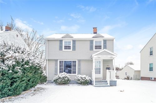 897 Davies Ave, Akron, OH, 44306-2705 | Card Image