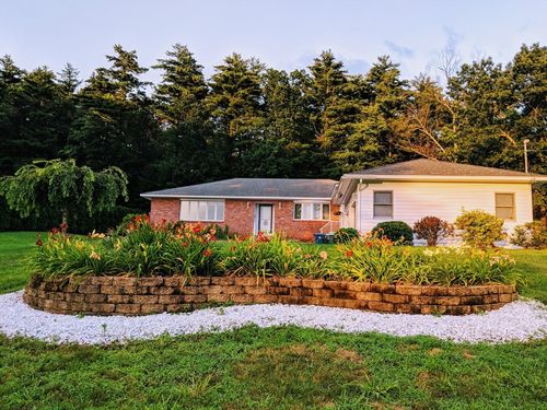 9 Jim Ash Rd, Palmer, MA, 01069-9814 | Card Image