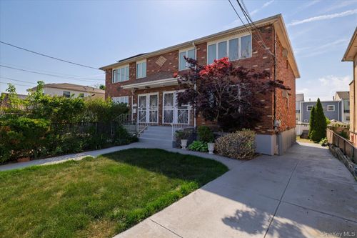 147-24 230th Pl, Springfield Gardens, NY, 11413-4433 | Card Image