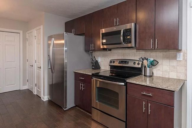UNIT-100 - 9756 Clover Ct, Condo with 3 bedrooms, 2 bathrooms and null parking in Fishers IN | Image 5
