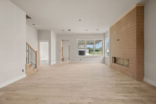 207 W 7 Th St, House other with 4 bedrooms, 3 bathrooms and null parking in Justin TX | Image 4