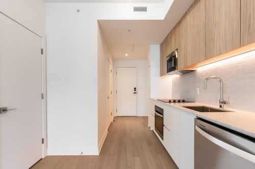 703-200 Rue Marie-Charles-Le Moyne, Longueuil, QC, J4K8C2 | Card Image