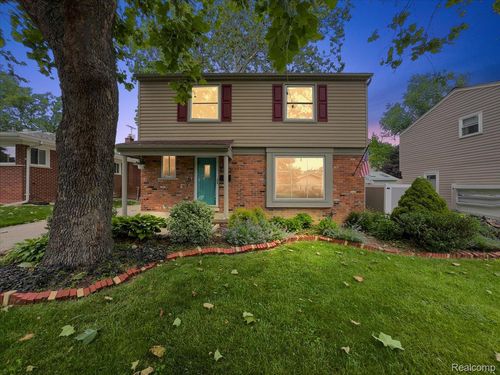 754 Baker Ave, Clawson, MI, 48017-1463 | Card Image