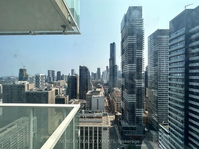 3112 - 501 Yonge St, Condo with 3 bedrooms, 2 bathrooms and 1 parking in Toronto ON | Image 5
